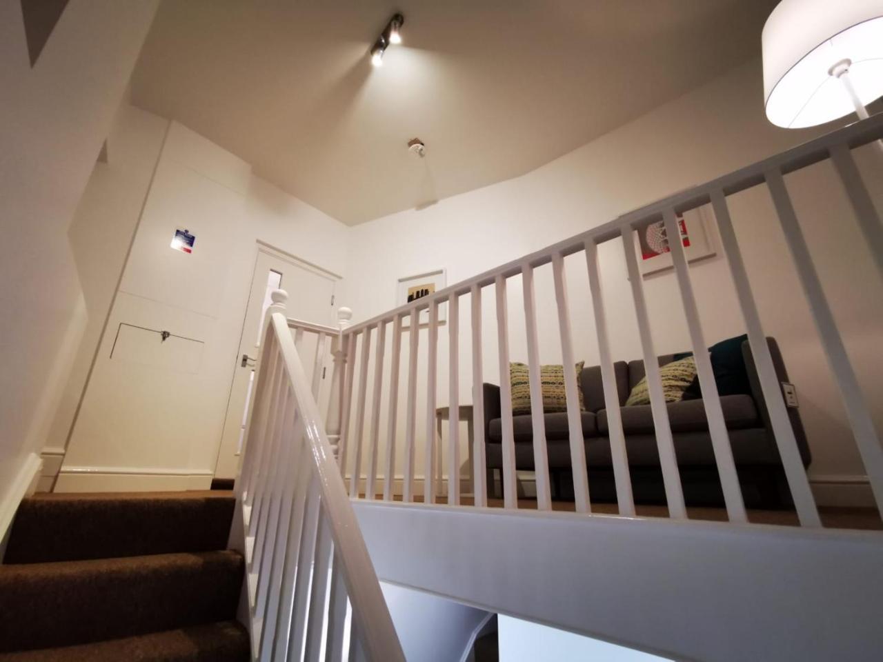 Capital Host- Apartments Euston Londra Exterior foto