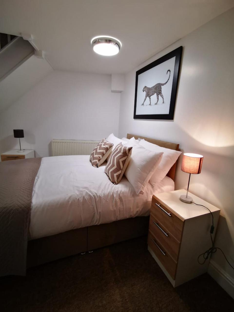 Capital Host- Apartments Euston Londra Exterior foto